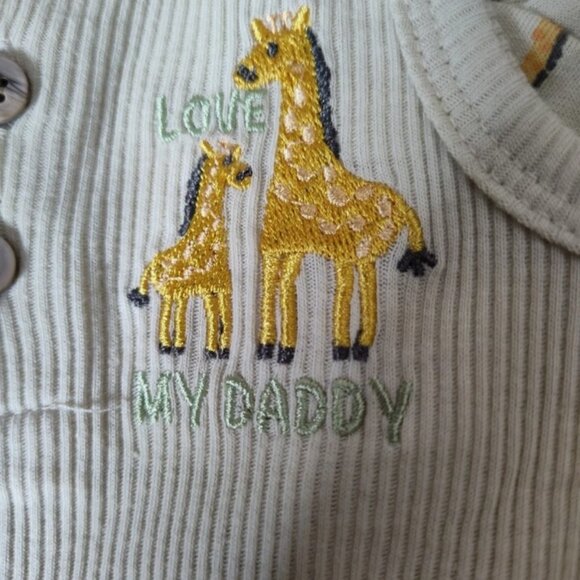 Chickpea Baby 3-pc Animal Print Outfit Set with Giraffe Embroidery Size 3-6 Mos. - Picture 3 of 6